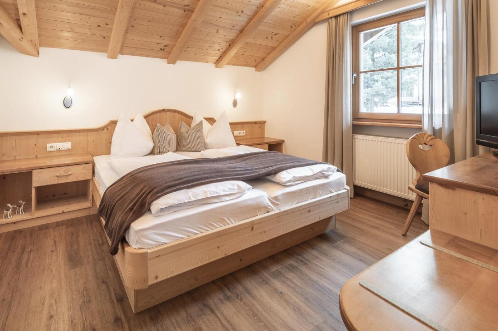 Villa David Dolomites Selva di Val Gardena Room photo